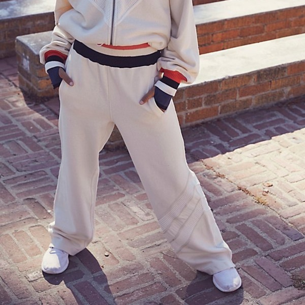 NWOT FREE PEOPLE EARLY RISER TRACK PANTS Z506-15